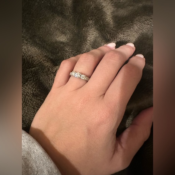 Zales Round cut past, present and future ring. - Picture 4 of 9